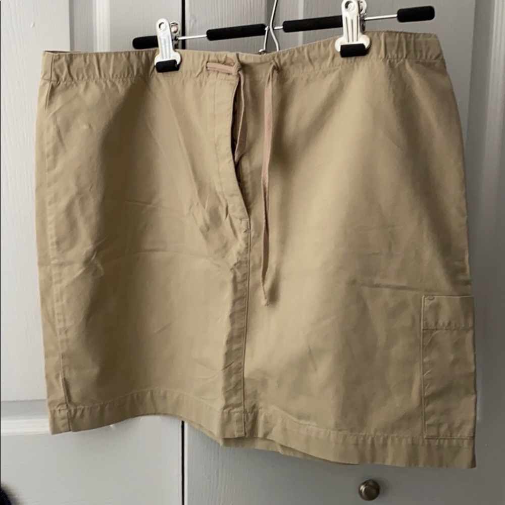 Khaki skirt—perfect for everything!